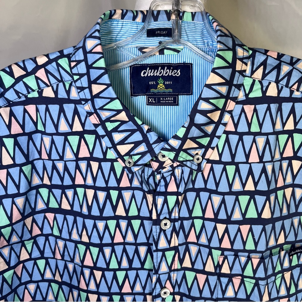 Chubbie’s Men's Friday Button Down Short Sleeve Shirt Triangu-later Pattern XL